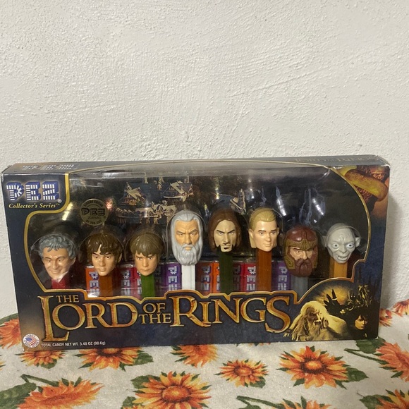 8ct NIB PEZ lord of the rings 2XL T-shirt combo - Picture 3 of 12